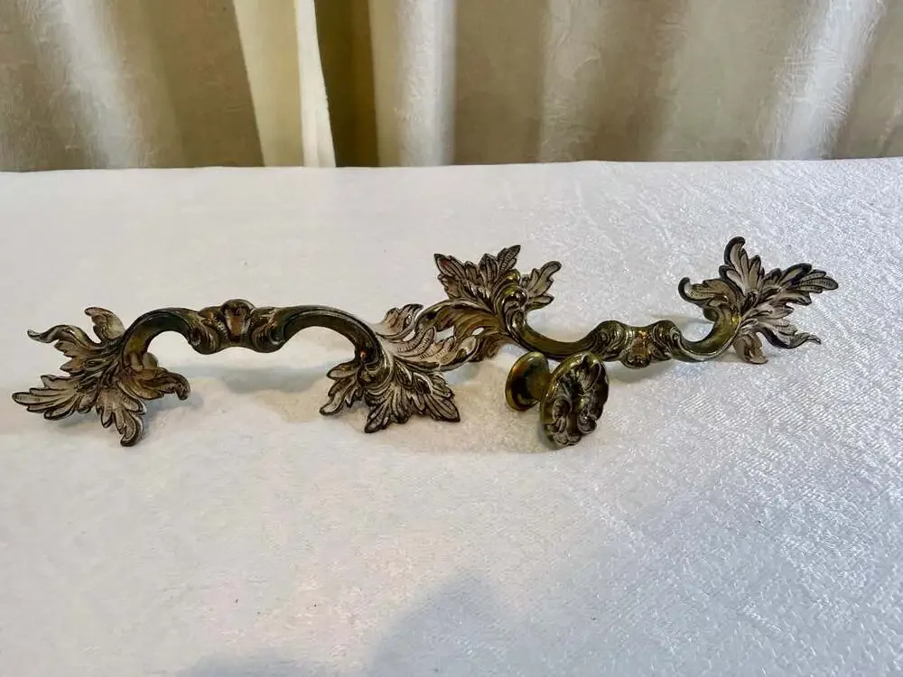 Vintage French Provincial Ornate Floral Brass Drawer Pulls and Knob Set